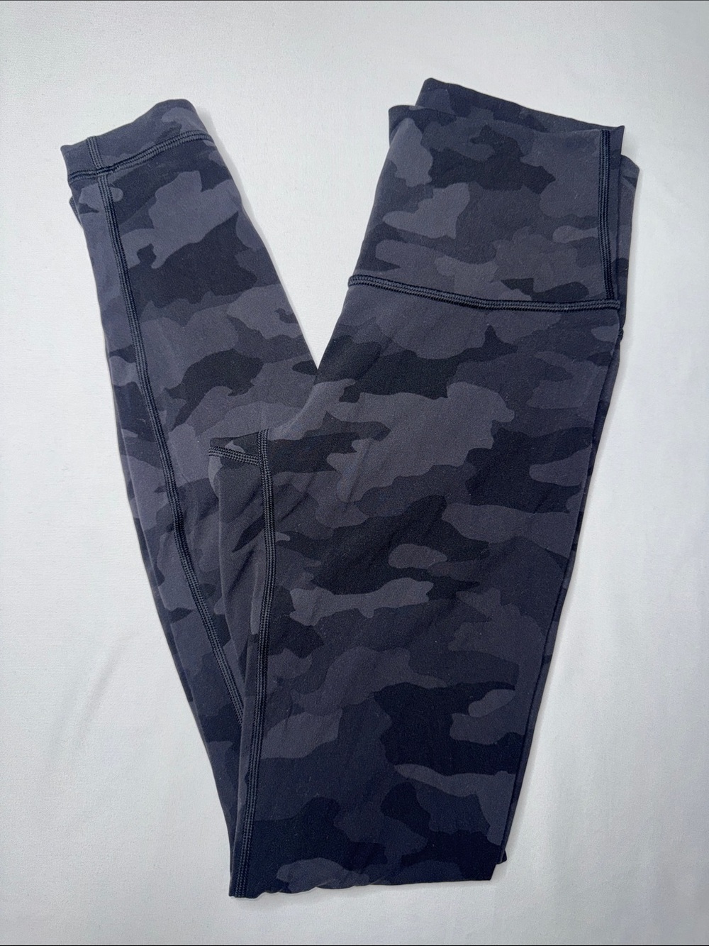 Lululemon High-Rise Leggings Size 4 Black Stealth Camo Print Full Length